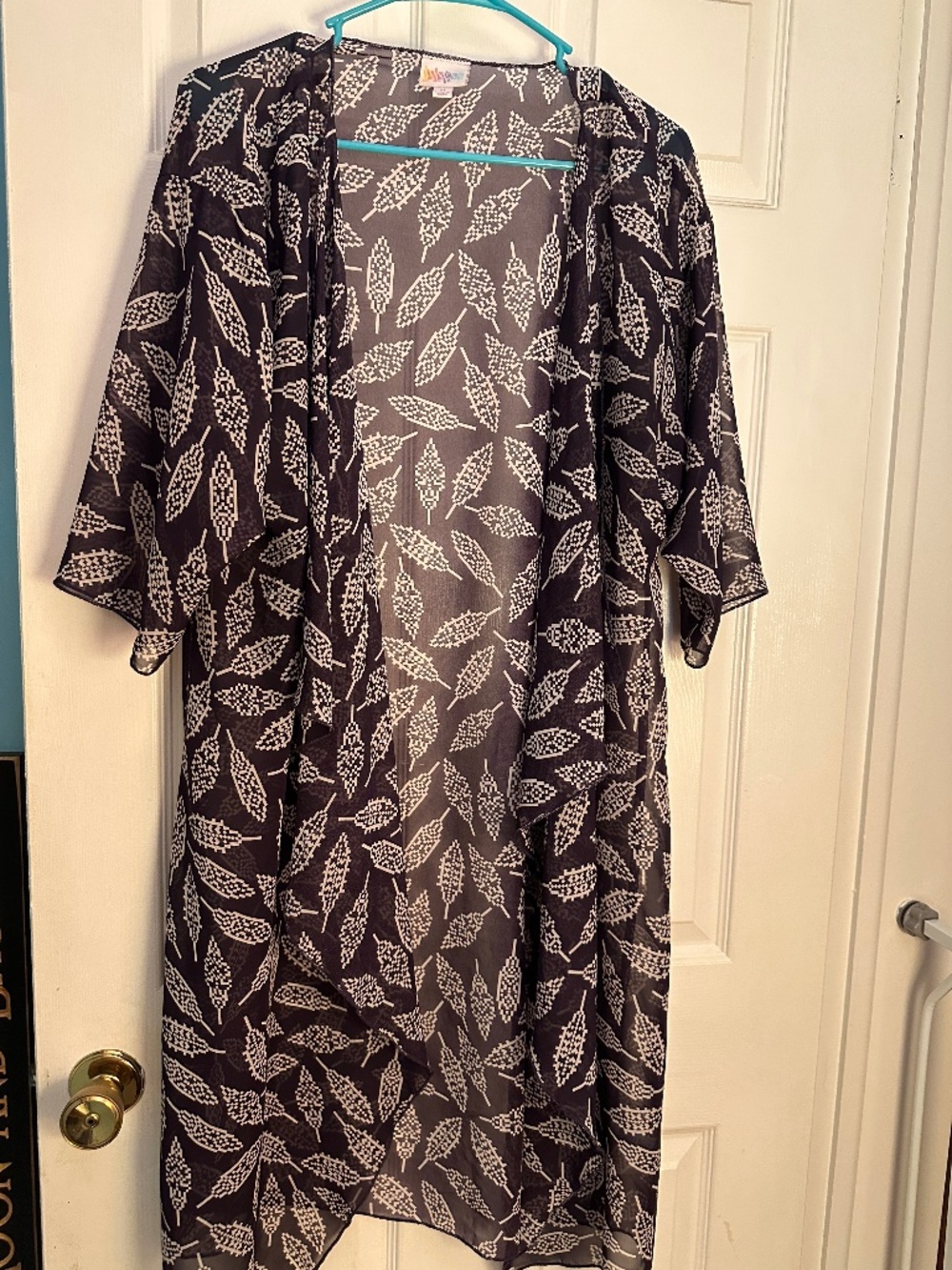 Women's LulaRoe Sheer Kimono Cover-up Purple W/Feather Pattern Size Med